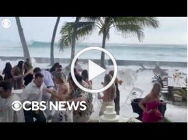 Picture of a wedding in Hawaii beach front