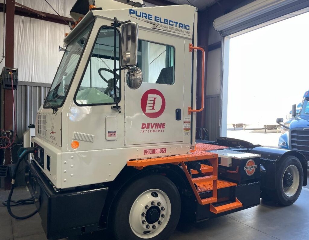 White Electric yard moving truck